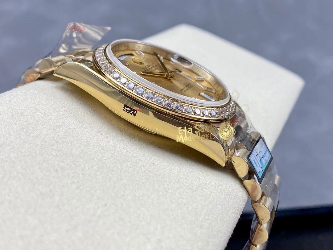 Replica Rolex Day-Date 40 Sarı Altın Pırlanta Bezel ve Kadran Erkek Saat