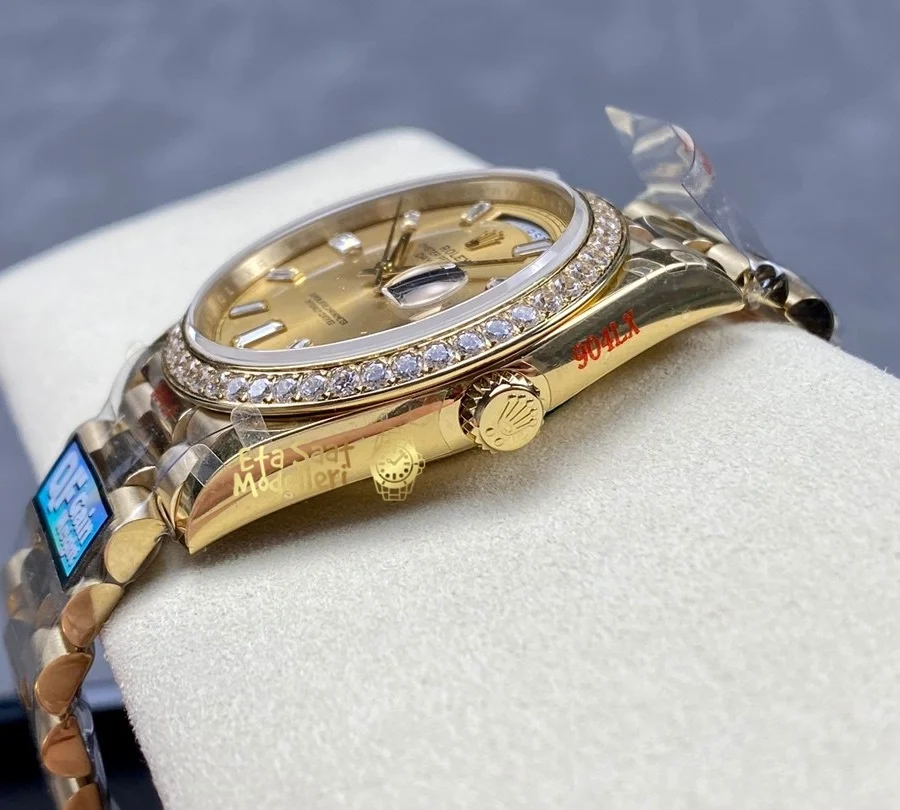 Replica Rolex Day-Date 40 Sarı Altın Pırlanta Bezel ve Kadran Erkek Saat