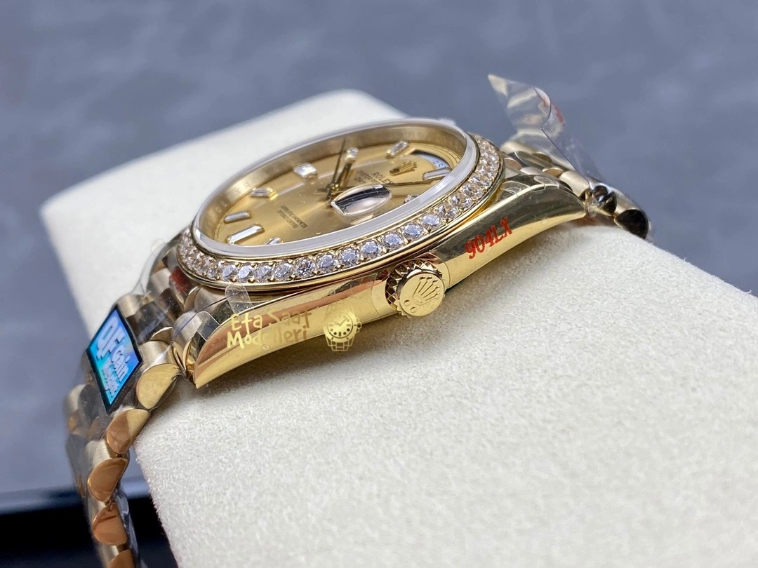 Replica Rolex Day-Date 40 Sarı Altın Pırlanta Bezel ve Kadran Erkek Saat